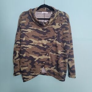 Notation Petite Camo Top